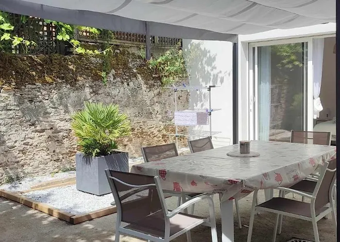 Recent 3 A 200m Et Commerces Apartmán *